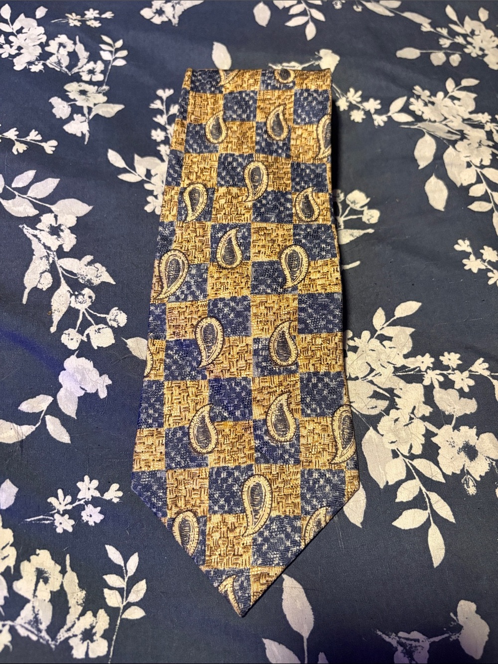 Classic Paisley Check Silk Tie in Blue and Gold